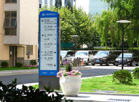 镇康哪些因素影响宣传栏的制作？